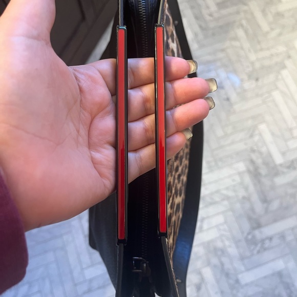 ❌SOLD❌Christian Louboutin Passage Handbag - Picture 8 of 9